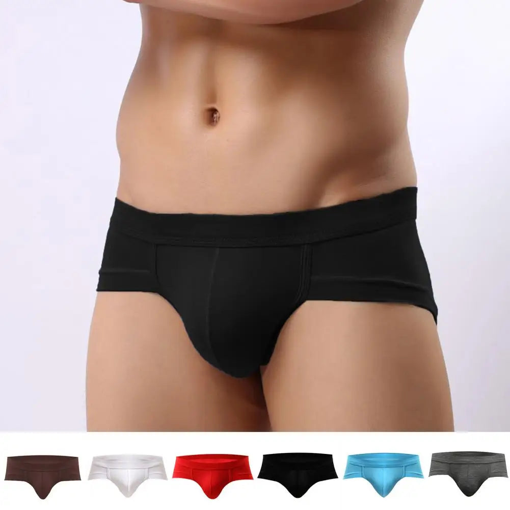Men's tight-fitting boxer briefs for sports and gym.